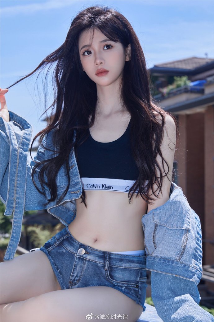 连播色调下的黑色幽默